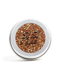 Disco-Make-up mit Strass und Pailletten