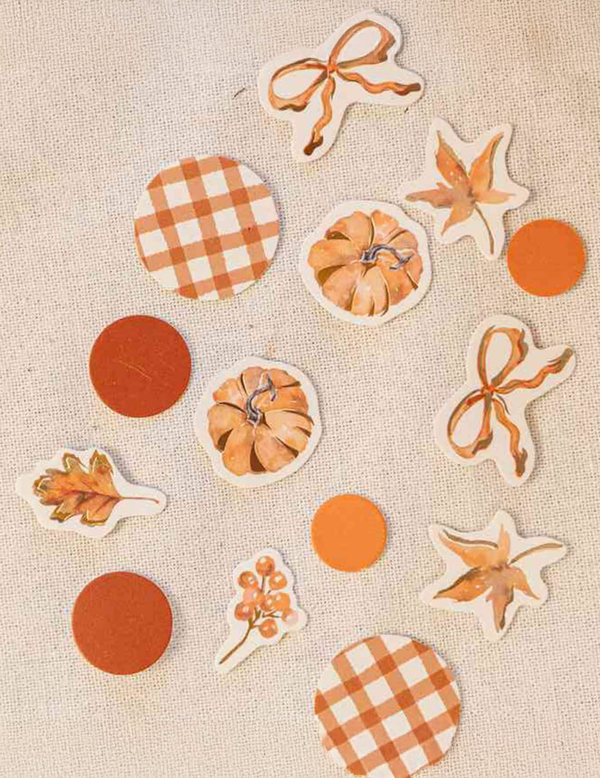 100 Papierkonfetti im Cottage-Living-Stil, in Creme, Terrakotta und Gold, Ø 3 cm