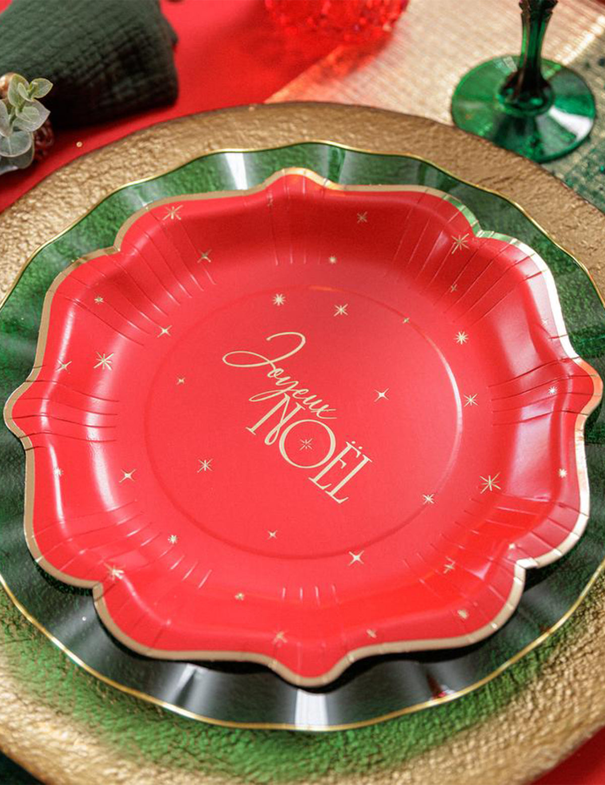 8 Pappteller Frohe Weihnachten rot & gold 23 cm