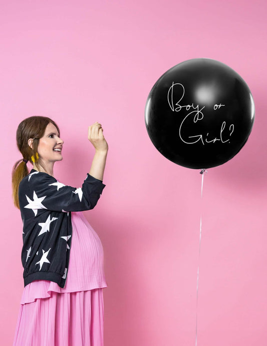 Mise en situation du ballon géant en latex boy or girl pour baby shower