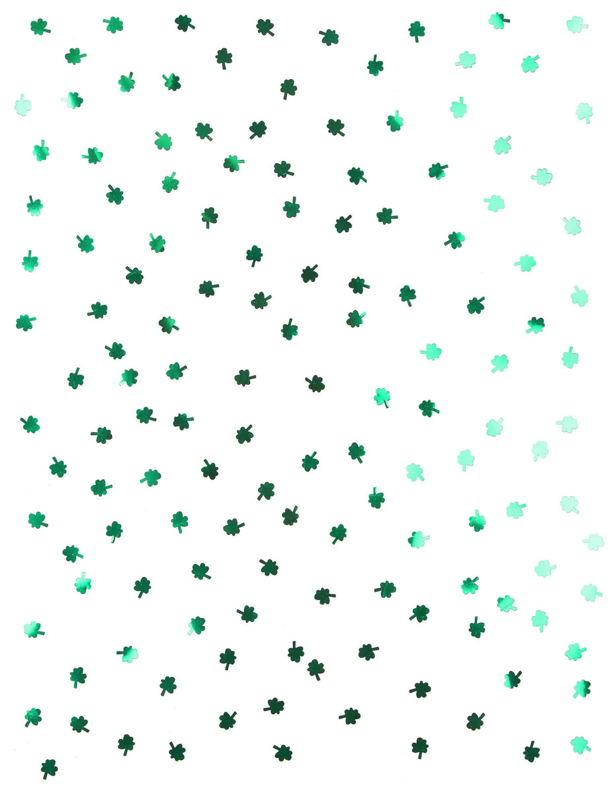 Gros plan sur la répartition des confettis trèfles St Patrick