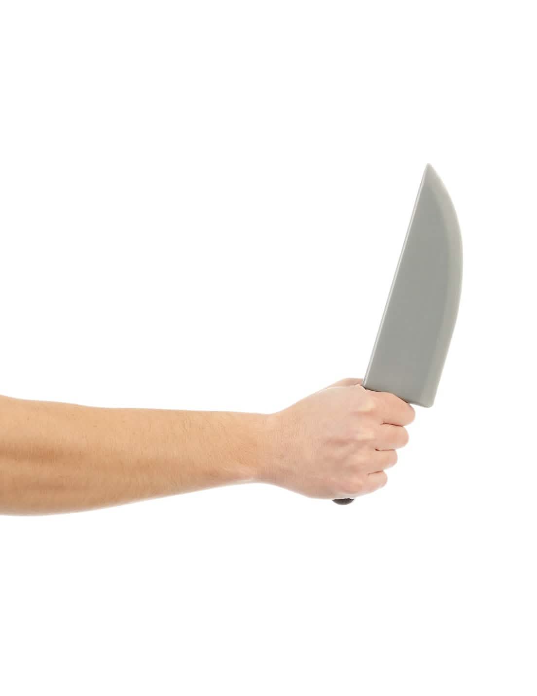 Messer in der Hand gehalten vom Halloween-Plastikküchenmesser