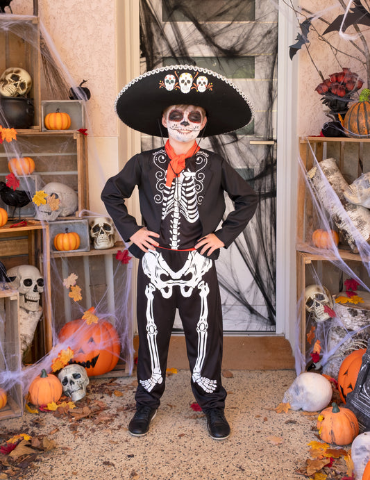 Mise en situation du déguisement squelette Dia de los muertos pour garçon