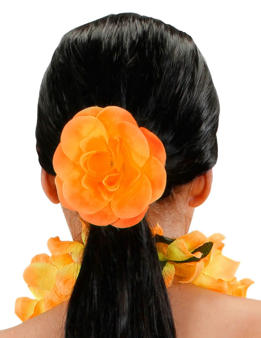 Gelbe Blume mit Haargummi