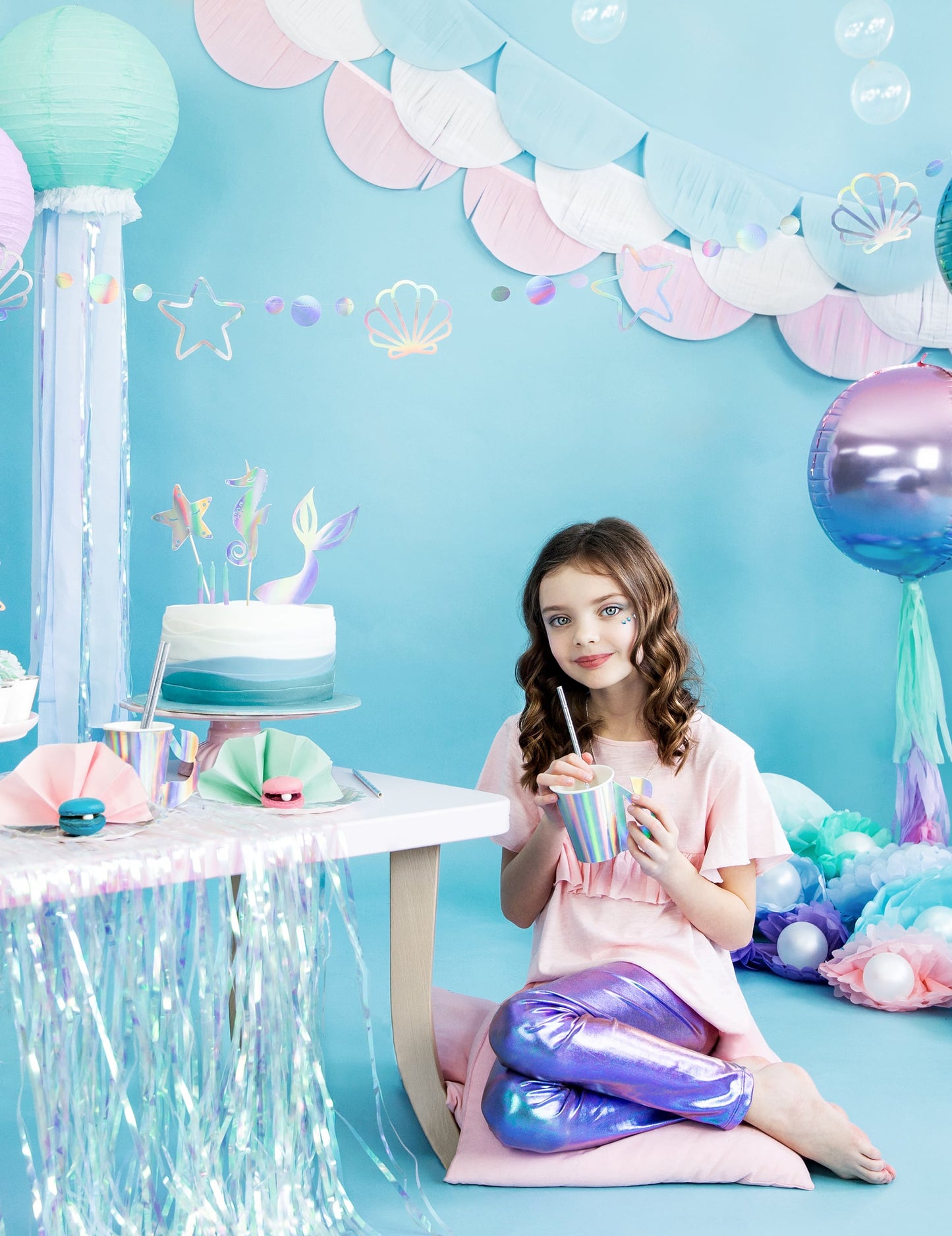 Guirlande en carton sirène pour enfant holographique