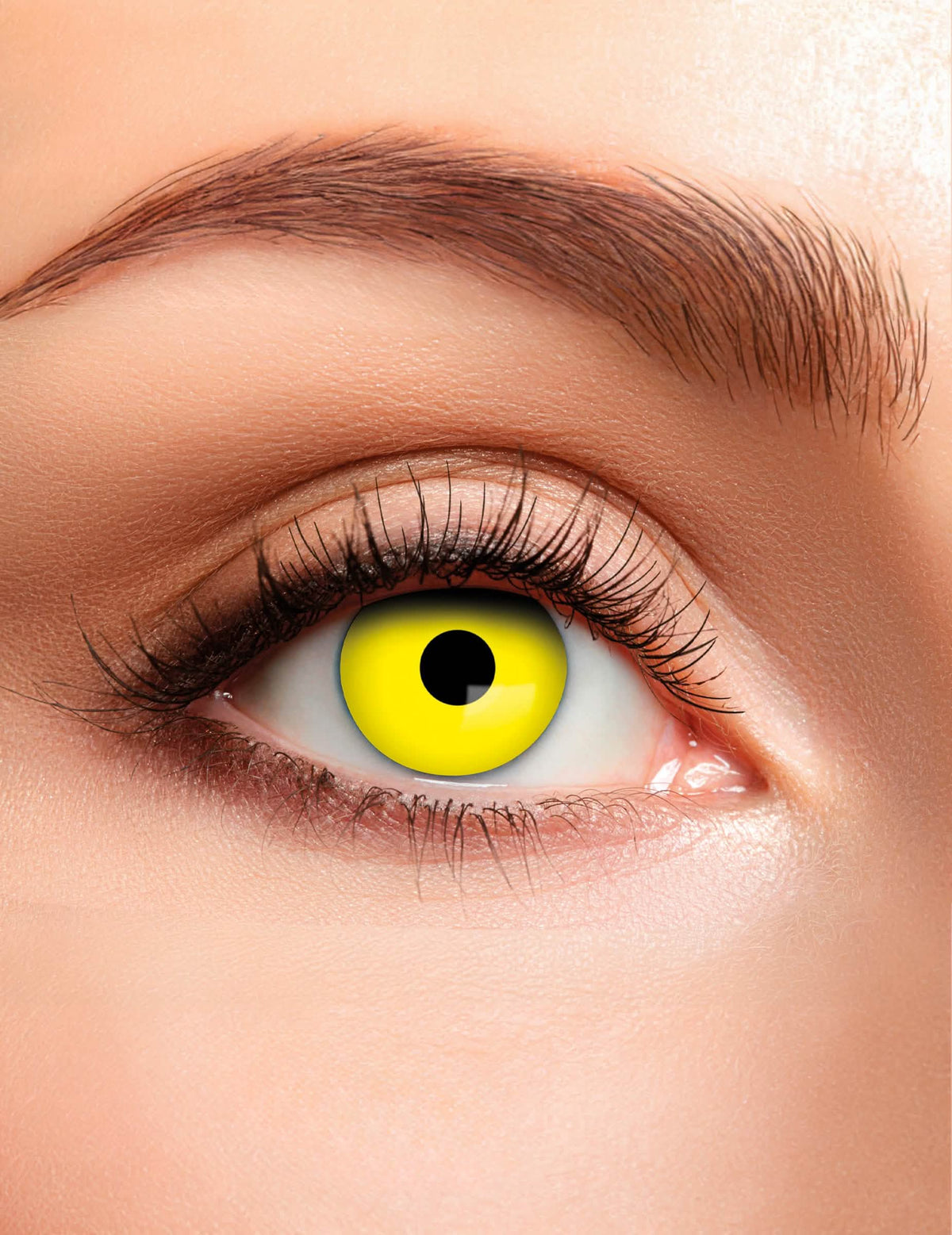 Gros plan sur le rendu des lentilles duo pour adulte jaune et noir
