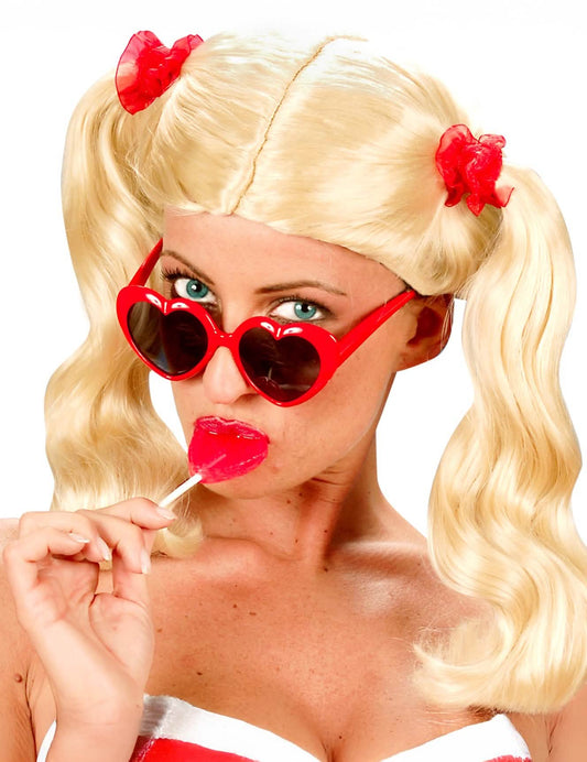 Gros plan des lunettes coeur lolita pour femme