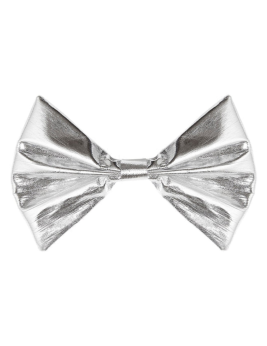 Gros plan sur la texture du noeud papillon argenté pour adulte