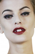 Luxus-Vampirz�hne in rosa f�r Frauen
