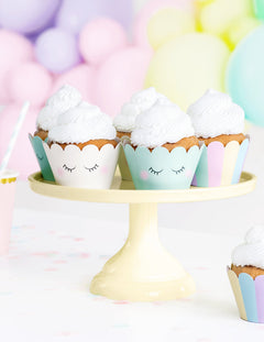 Kuchenformen und Kuchenständer