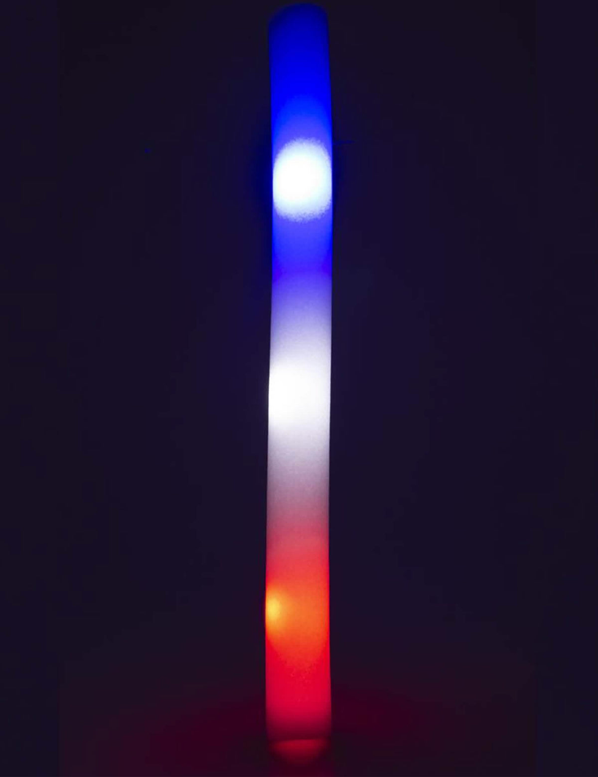 Effet lumineux dans le noir du bâton lumineux LED en mousse France