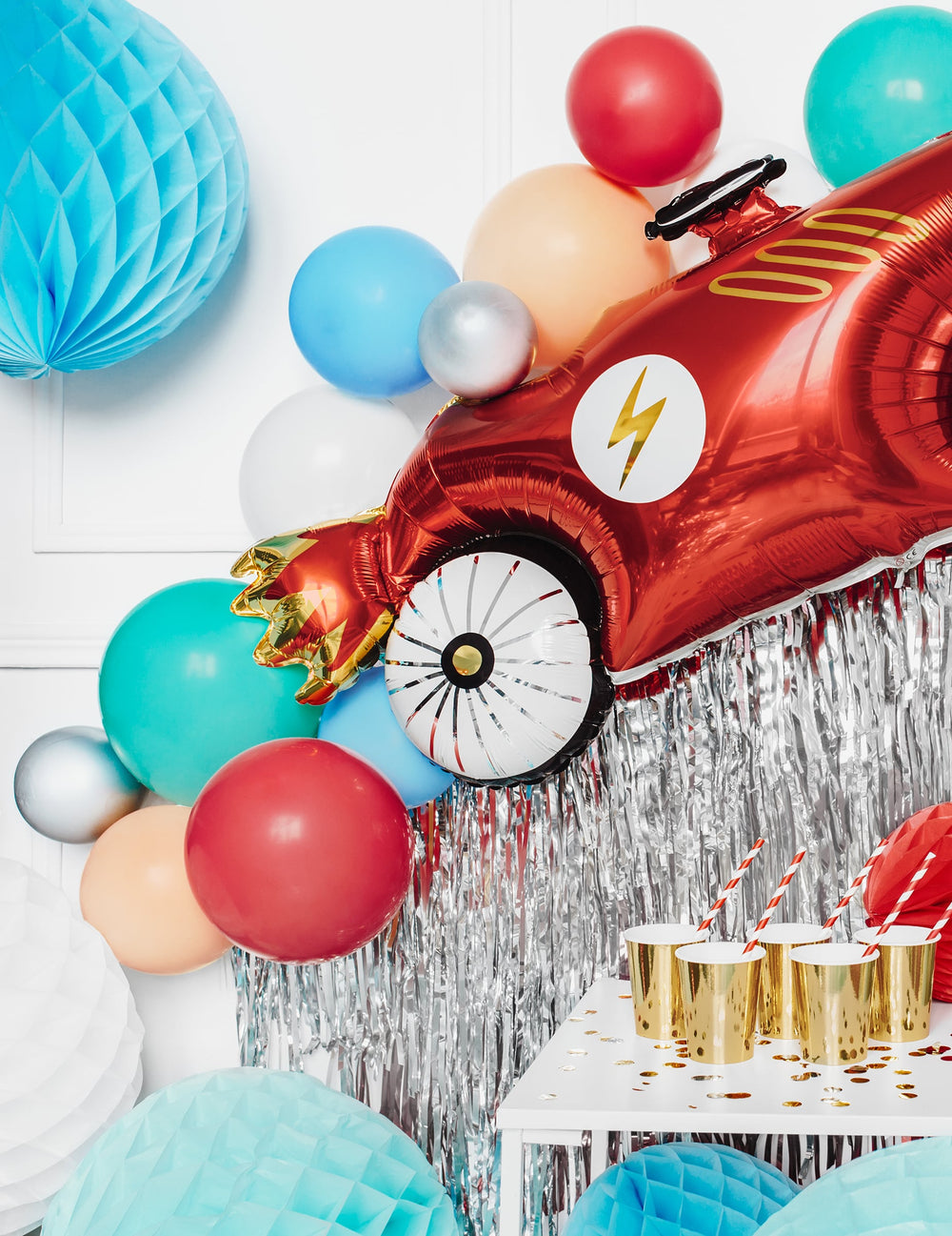 Détail du décor de fête incluant le ballon en latex pastel pour fête rouge en caoutchouc naturel