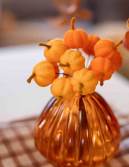 12er-Set Mini-Dekokürbisse am Stiel Orange Samt 13 cm