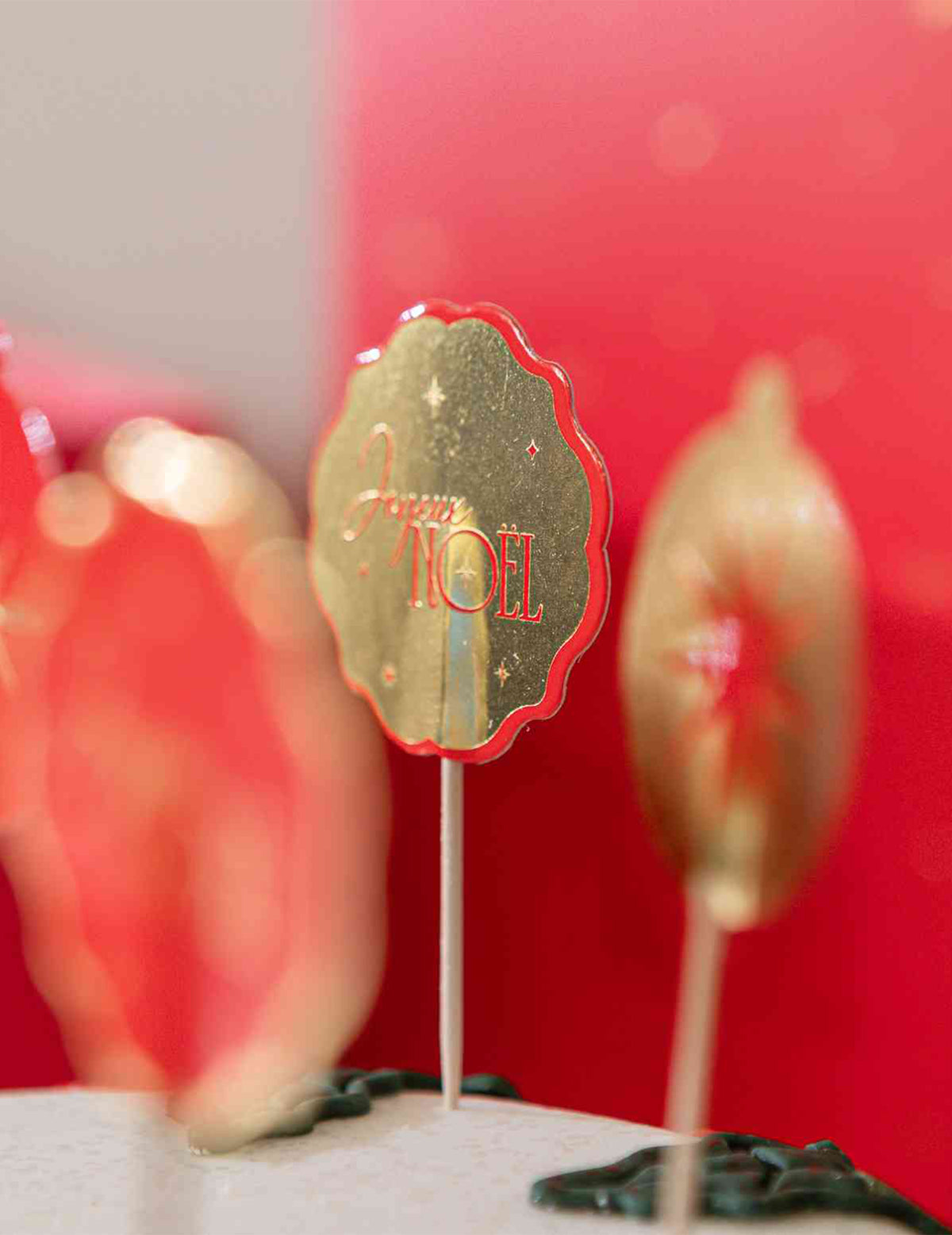 12 Dekopicker Frohe Weihnachten Rot und Gold 9 cm