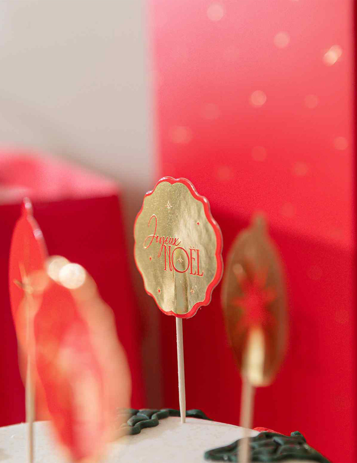 12 Dekopicker Frohe Weihnachten Rot und Gold 9 cm