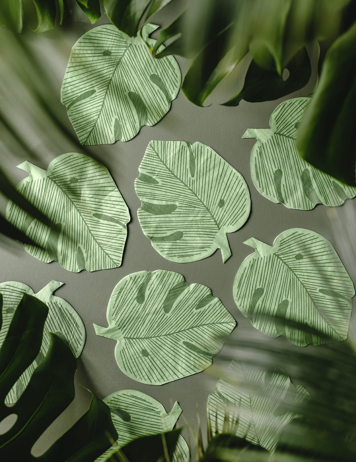 12 Monstera Blatt Servietten grün 29,1 x 36 cm für Partys