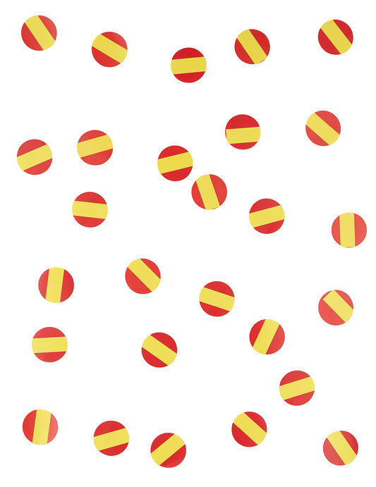Gros plan des confettis de table drapeau Espagne