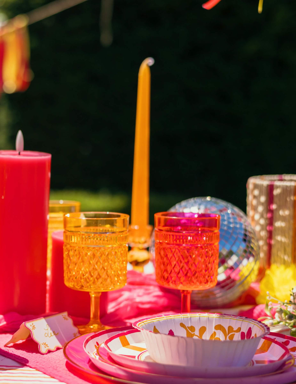 3 Glas-Kerzenständer in Rosa, Gelb und Orange
