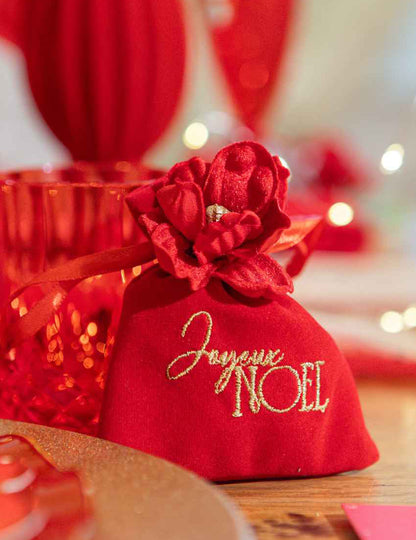 4 Geschenksäckchen Frohe Weihnachten Samt Rot & Gold 9,5 x 11,5 cm