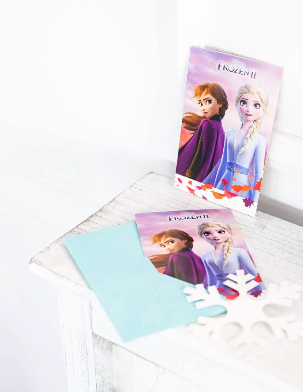 Detail der Karte und des Umschlags der Einladungskarten und Umschläge Elsa Frozen - Die Eiskönigin 2