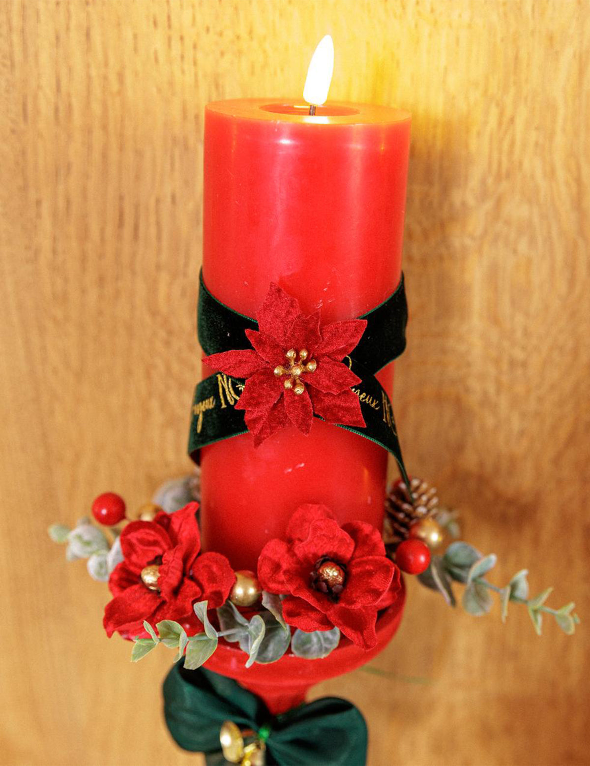 6 selbstklebende Poinsettia-Blüten aus Samt Rot & Gold 5,5 cm