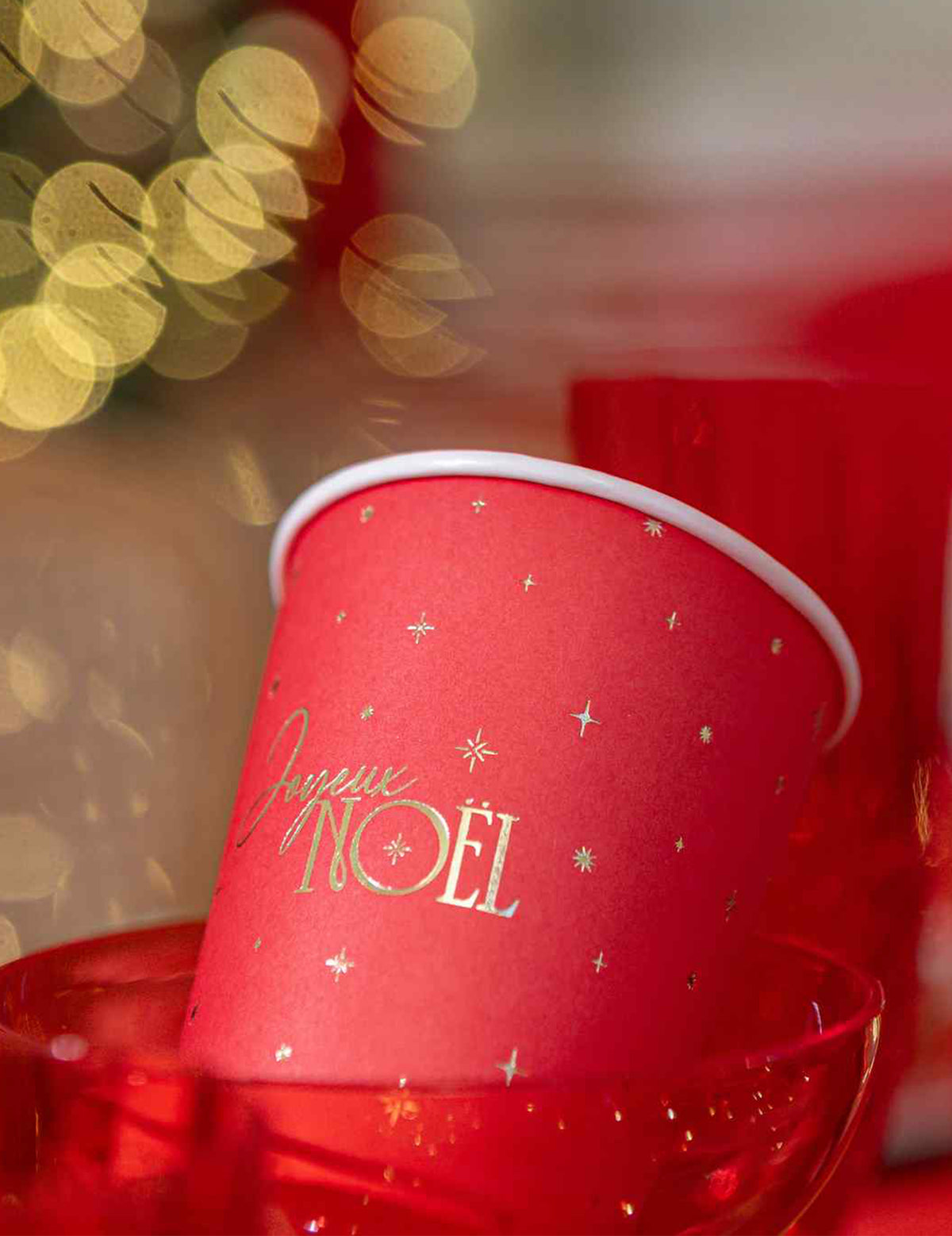 8 rote Becher Frohe Weihnachten mit Golddruck 25,5 cl