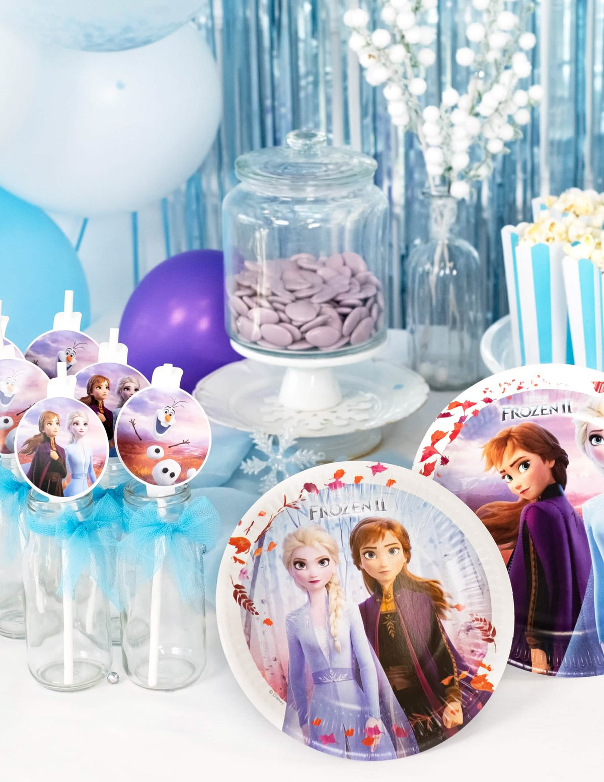 Petites assiettes en carton La Reine des Neiges 2 pour enfant avec Anna et Elsa