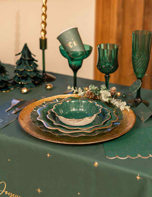 8 kleine Teller Frohe Weihnachten Klassik Tannengrün und Gold 18 cm