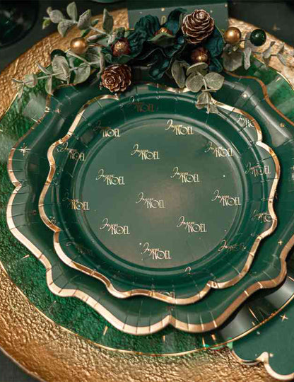 8 kleine Teller Frohe Weihnachten Klassik Tannengrün und Gold 18 cm