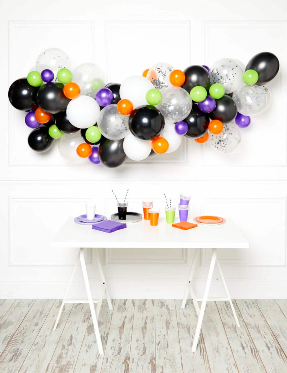 Arche de 70 ballons Halloween pour décoration noir orange violet vert et blanc avec confettis