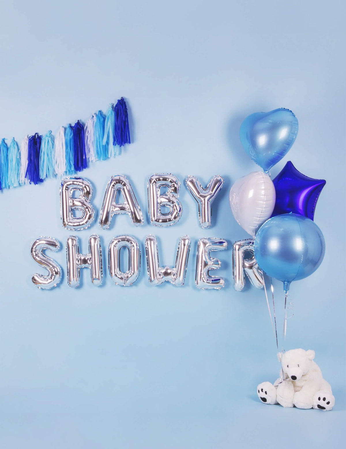Mise en scène pour baby shower du ballon aluminium lettre pour fête argentée