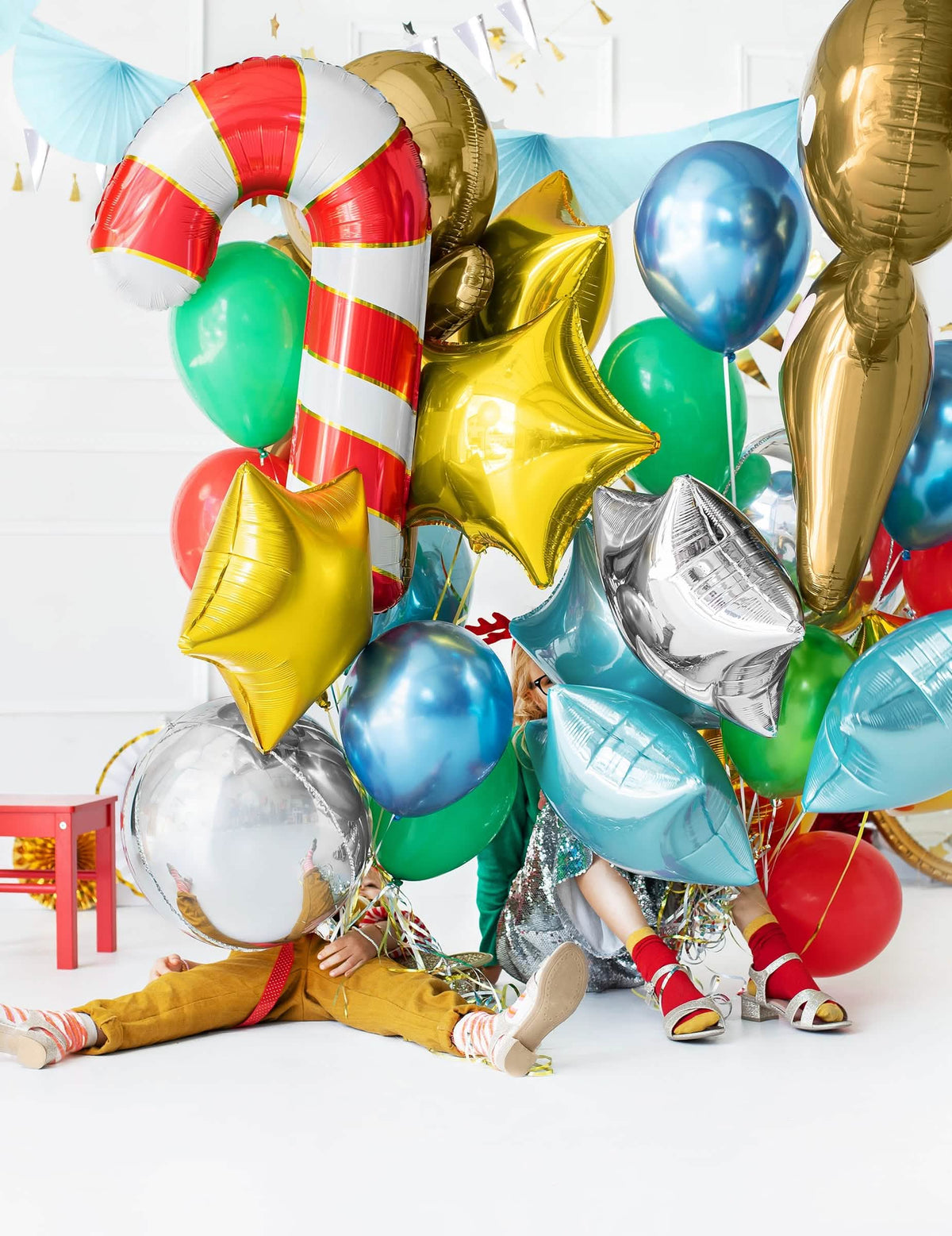 Mise en situation du ballon géant en aluminium sucre d'orge pour décoration Noël