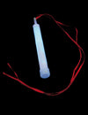 Bâtonnet phosphorescent bleu avec cordon rouge