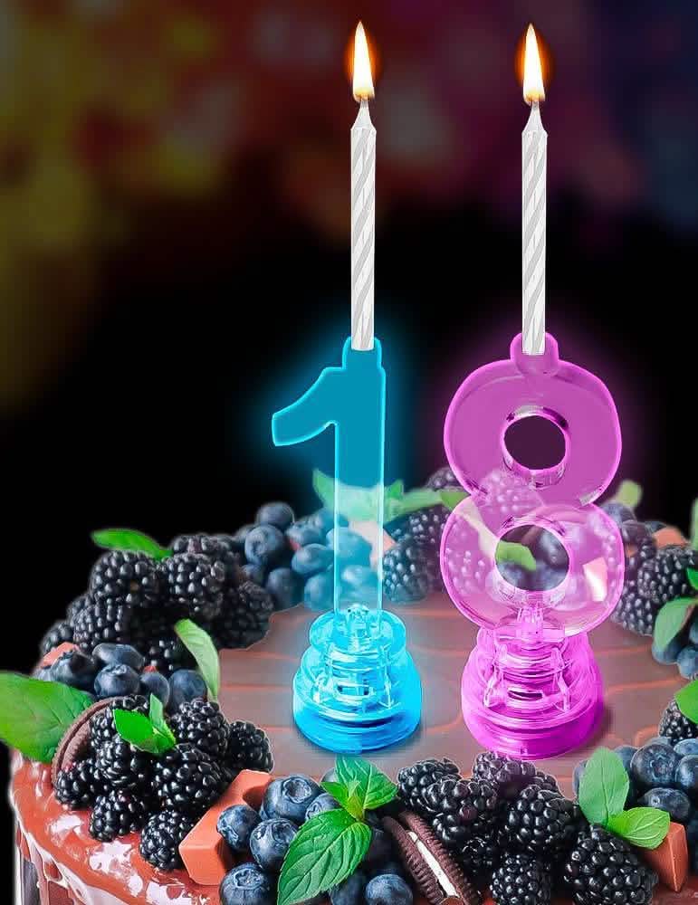 Szene auf einem Kuchen mit der LED-Lichtkerze Zahl 1 für Geburtstag