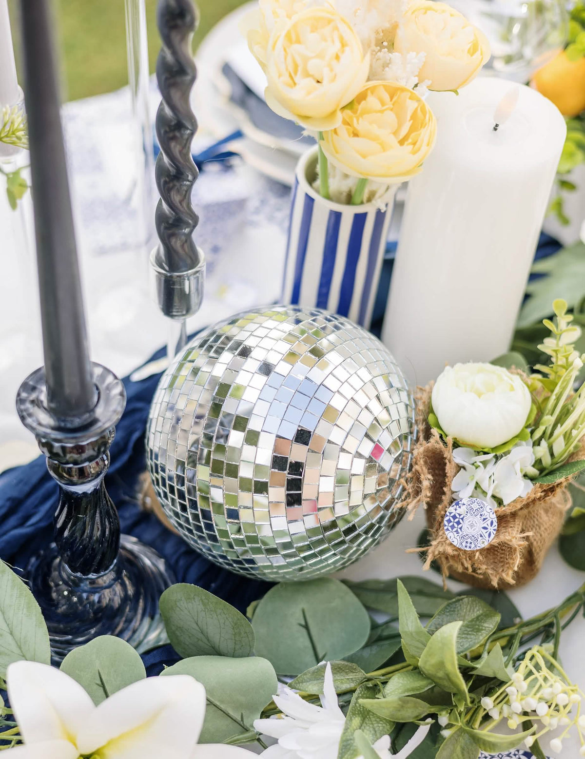 Discokugel zum Aufhängen, Spiegelglas, Silber, 16cm, steckbar, Disco-Deko