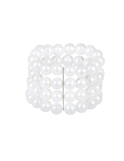 Vue de profil du bracelet de perles blanches pour femme