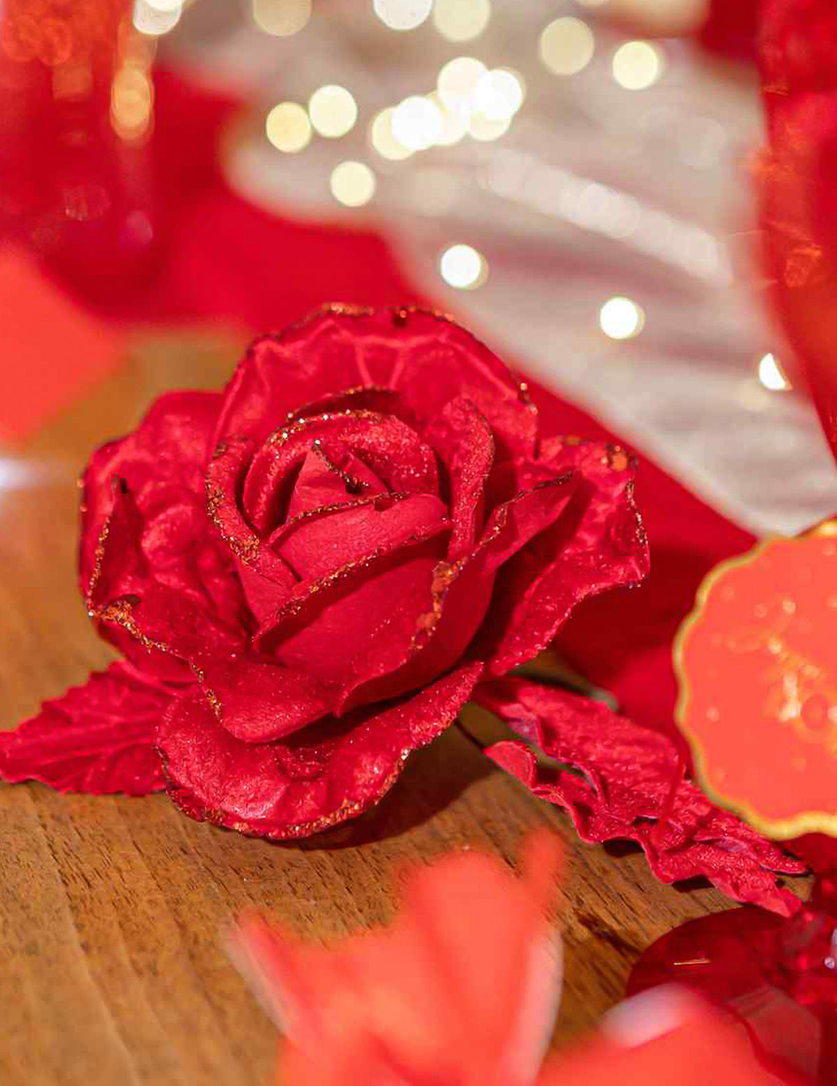 Glitzernder Samtrosenzweig in Rot - 21 cm