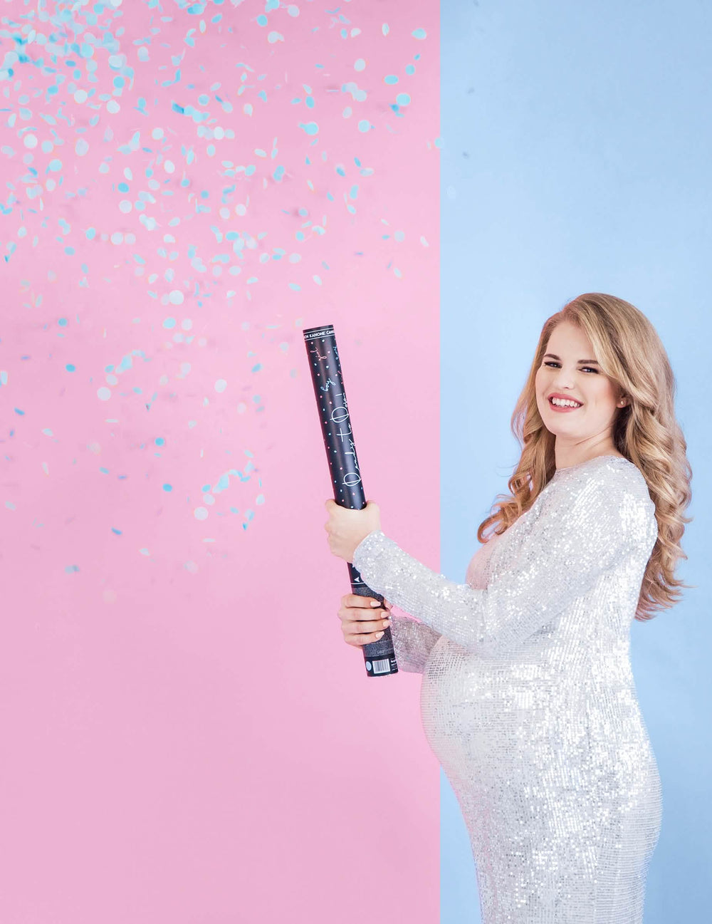 Blaue Konfetti-Projektion aus der Konfetti-Kanone für Jungen-Babyshower