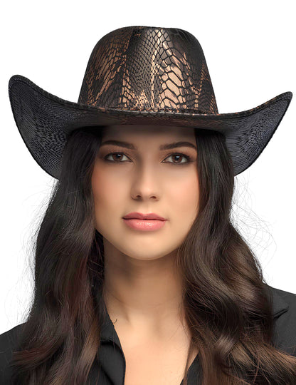 Vue de face du chapeau cowboy peau de cobra