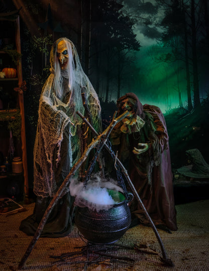Mise en scène avec sorcières du Chaudron de sorcière avec brumisateur pour décoration