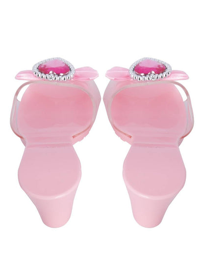 Vue arrière des chaussures de princesse pour enfant