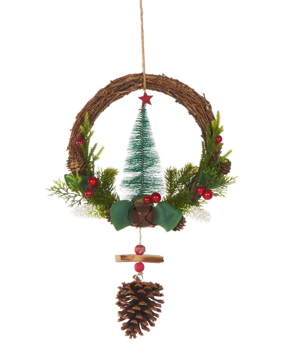 Hängender Kranz mit traditionellem Weihnachtsbaum und Tannenzapfen für Weihnachtsdekoration Grün Braun und Rot