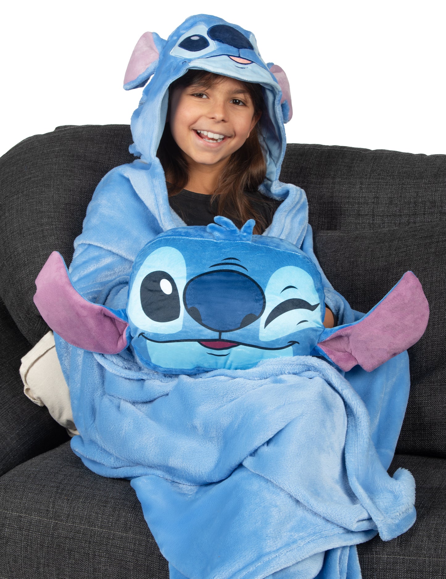 Détail de la capuche portée du Coussin Cocooning en Forme de tête Stitch Lilo & Stitch