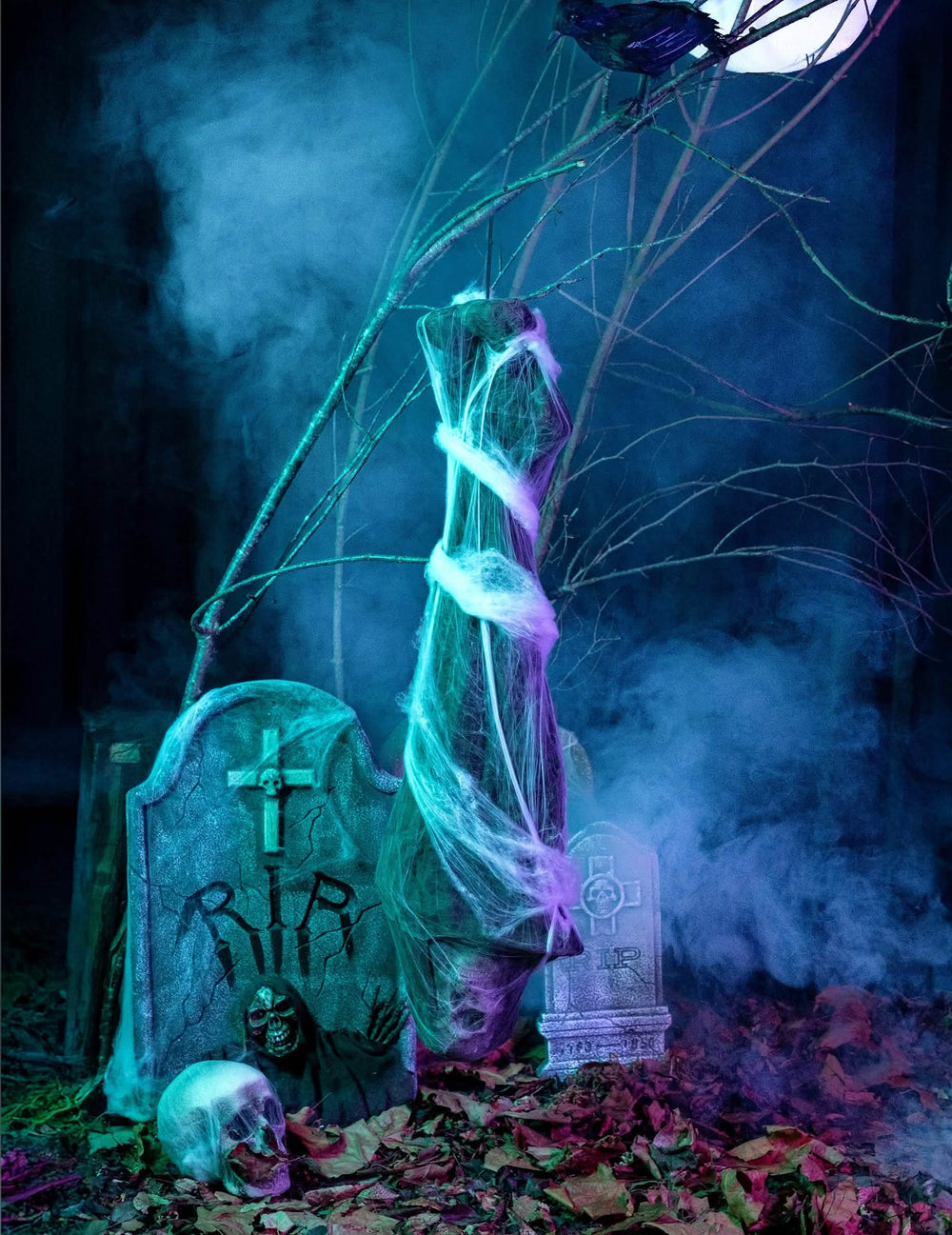 Mise en scène d'Halloween de la décoration à suspendre cocon corps