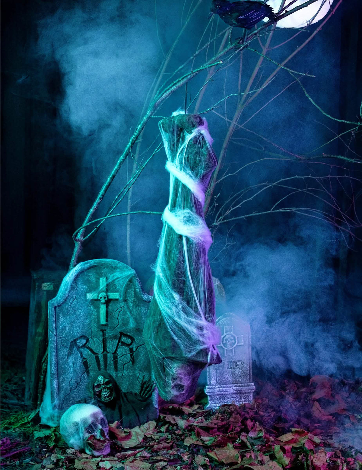 Mise en scène d'Halloween de la décoration à suspendre cocon corps