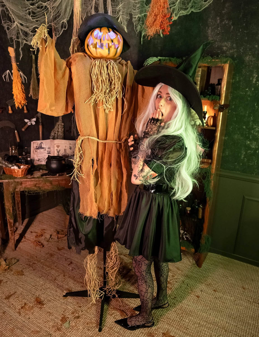 Décoration animée Citrouille maléfique pour Halloween orange et noir avec visage lumineux