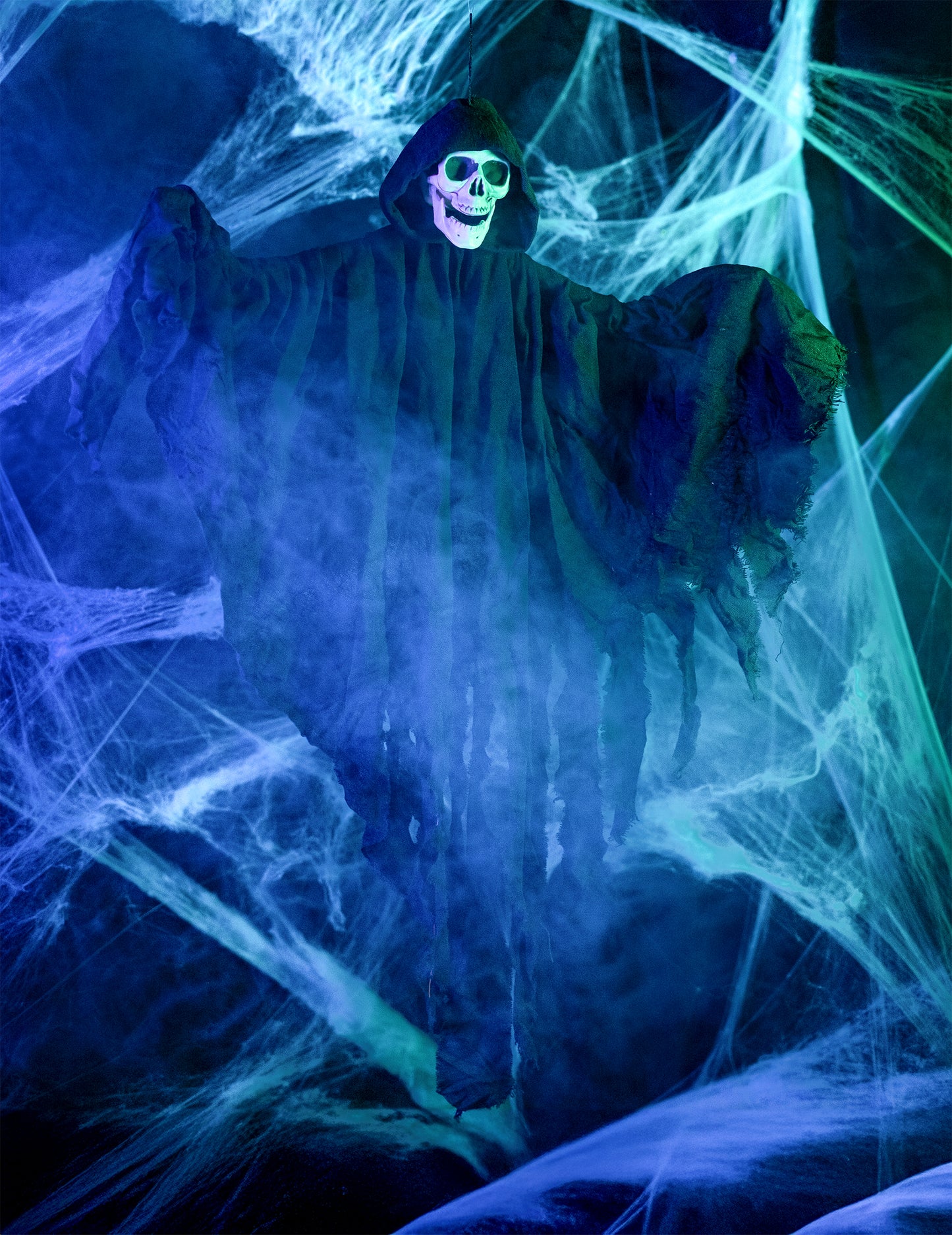Mise en scène de la décoration faucheuse pour Halloween noire à suspendre