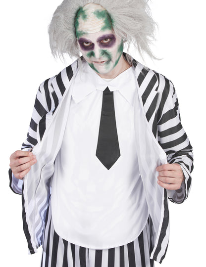 Détail de la veste et de la cravate du déguisement Beetlejuice pour homme