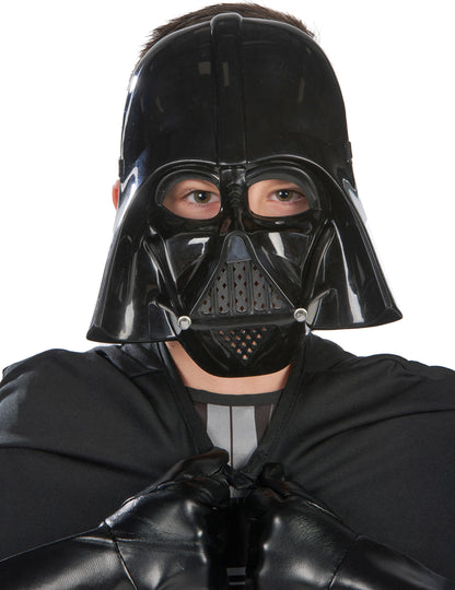 Gros plan sur le masque du déguisement classique Dark Vador pour garçon