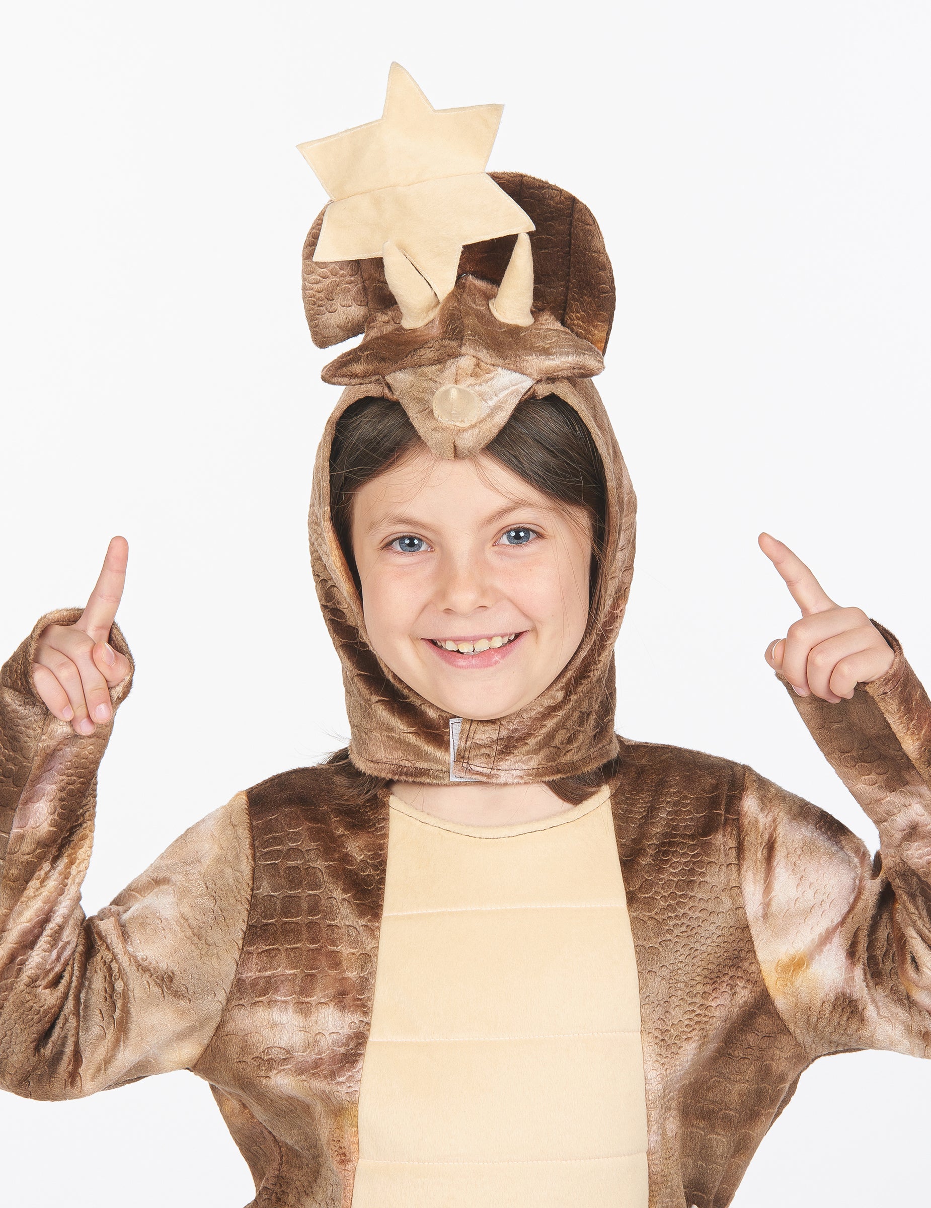 Gros plan sur la coiffe du déguisement dinosaure sorti de l'oeuf pour enfant